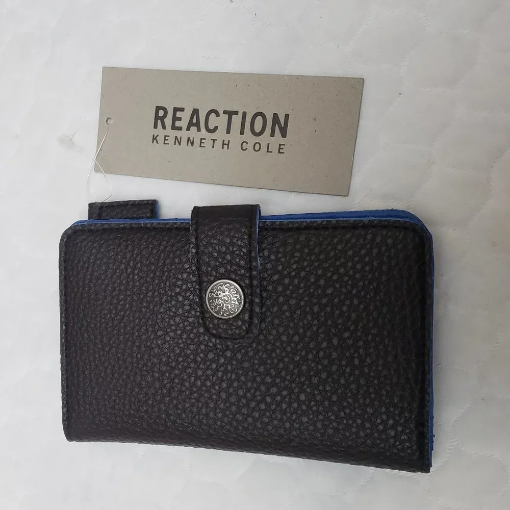 Kenneth Cole Reaction Wallet - Picture 1 of 10